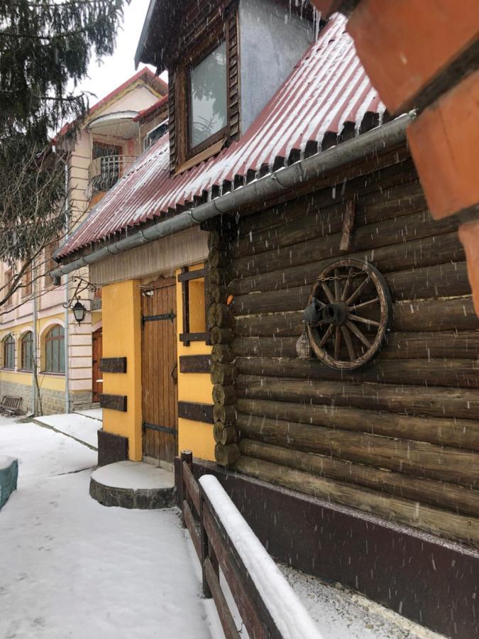 Hotel Nautilus Úzhgorod Exterior foto